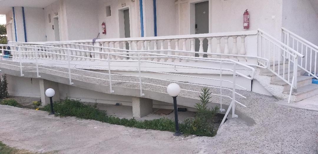 Paraktio Hotel 2*